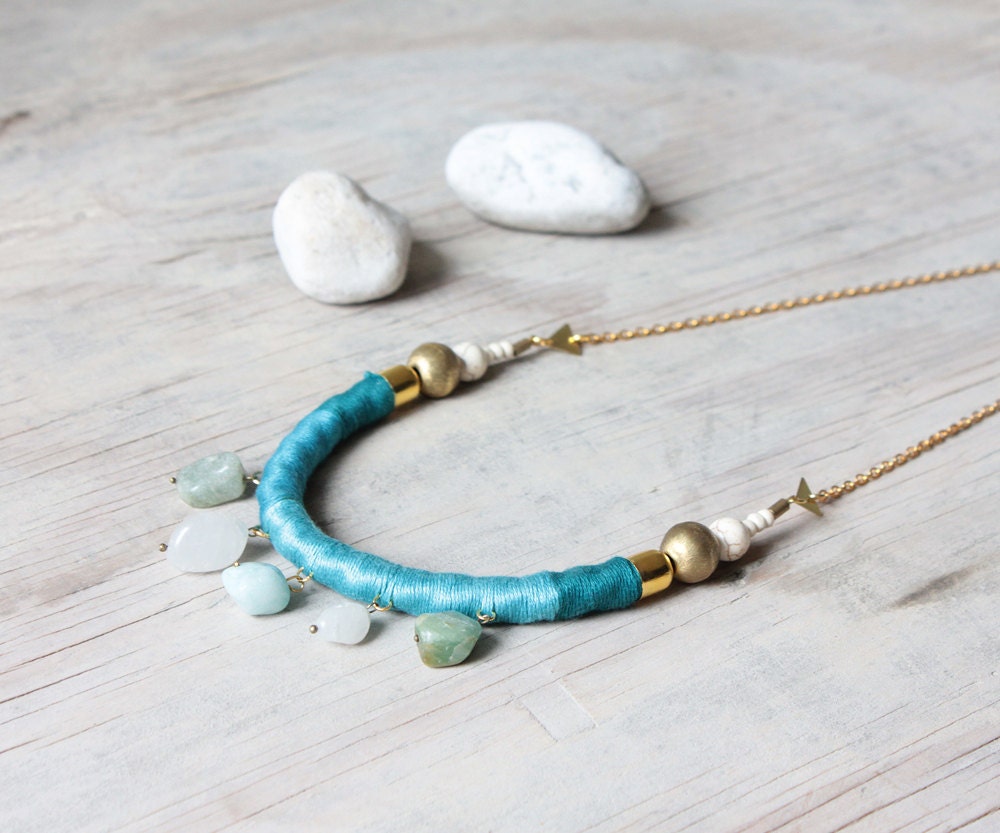 Oceania - Blue ombre rope and stone necklace