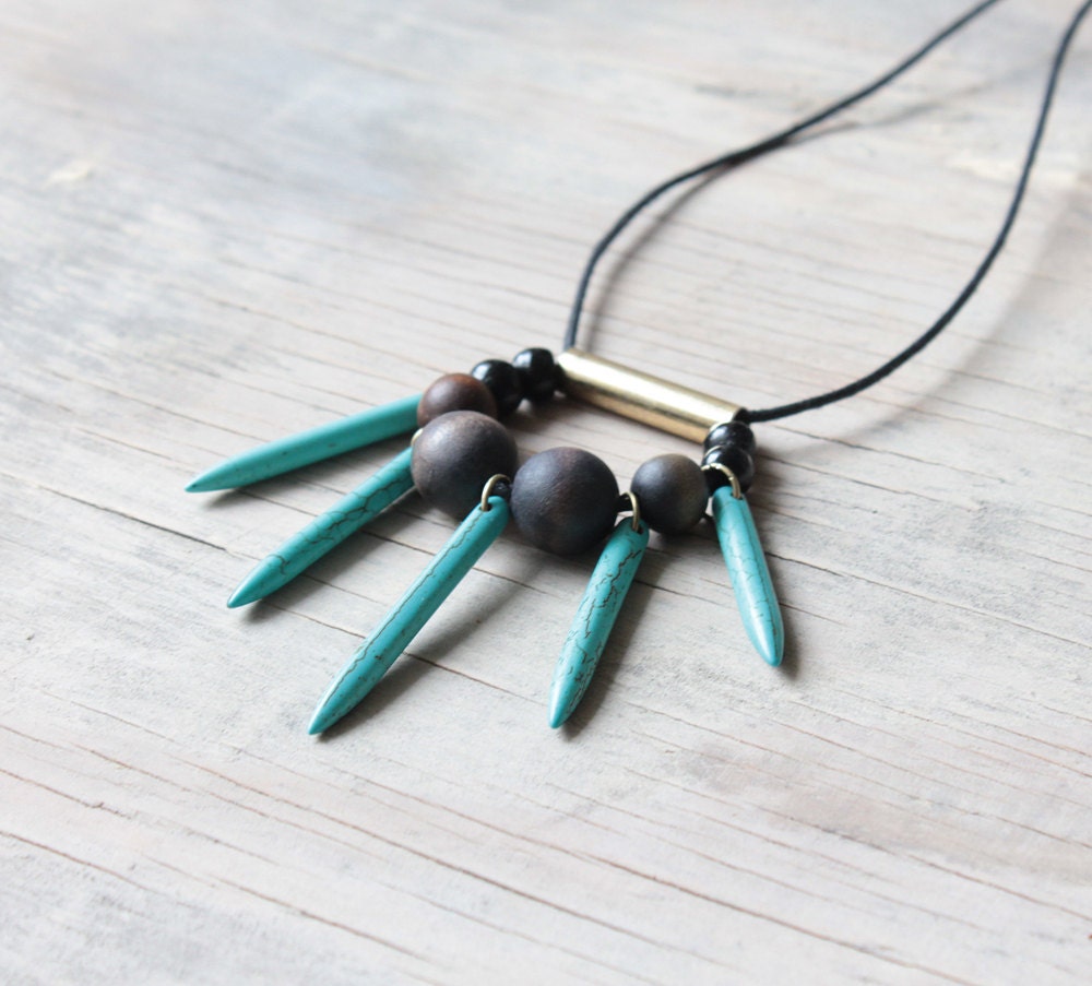 Hokoa - necklace - Howlite turquoise, wood, porcelain and metal