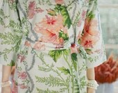 4 Custom bridesmaid robes and getting ready dresses. Kimono robes or dressing gowns. Great as bridal party robes and bridesmaids gifts.