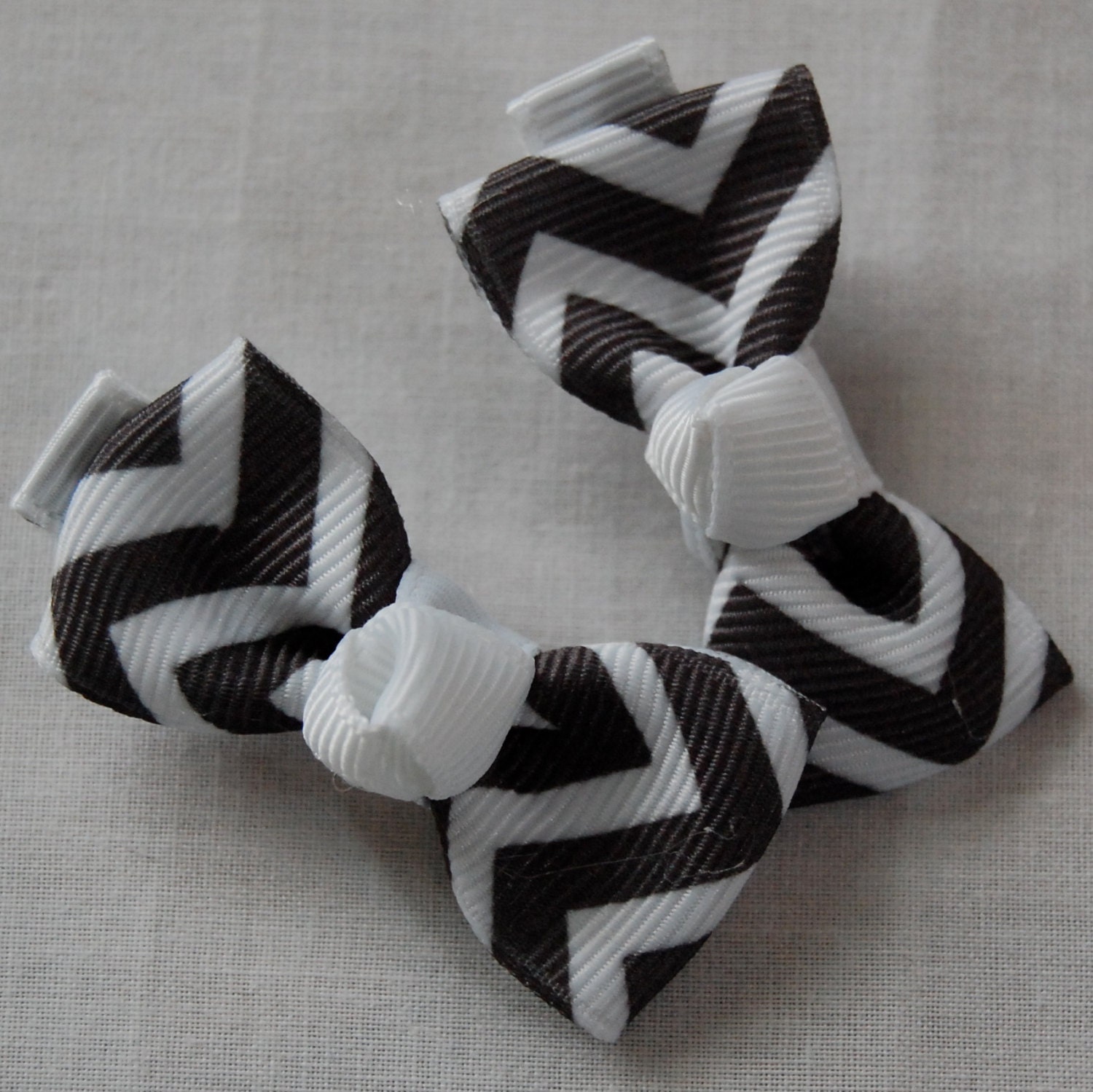 Set of Two - Bow-Tie Style Hair Clips - Grey and White Chevron Stripe - Alligator Clip - Baby Toddler Girl Barrette