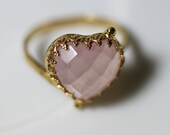 Heart Ring with Rose Quartz. Valentines Day Ring. Pink Ring with Gemstone Rose Quartz.