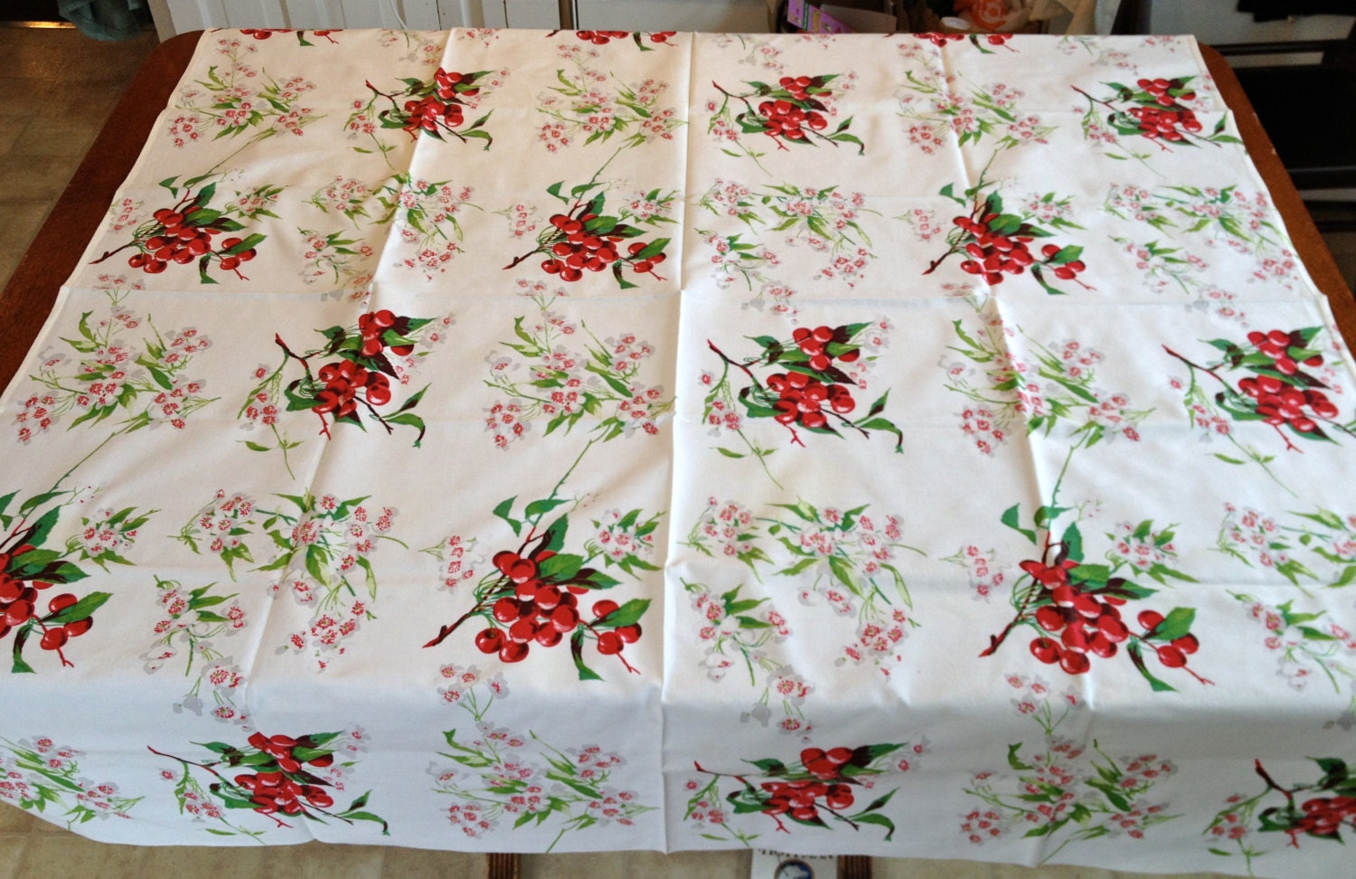 Vintage Cherry Printed Tablecloth - Wilendur