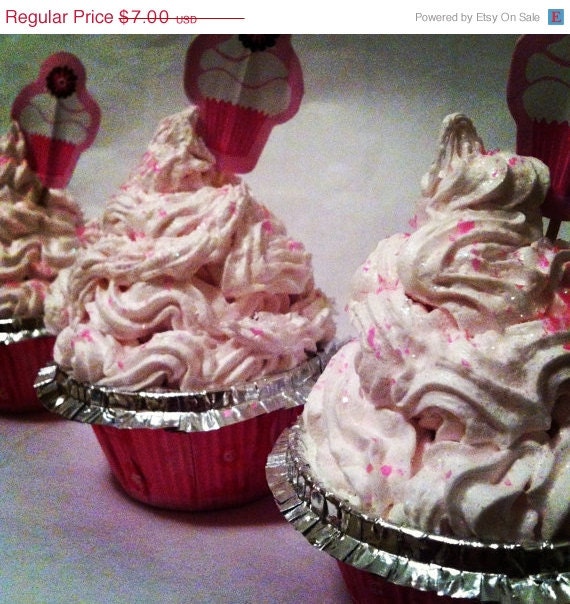 Memorial Day sale Japanese blossom cupcake bath bomb-  Cupcake bath bomb, Bath fizzy, Bath bomb
