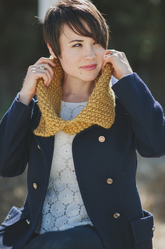 Chunky Knit Cowl Collar