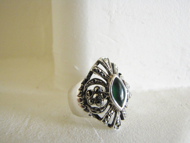 Elegant Vintage Art Deco Sterling Silver, Marcasite and Jade Ring - Size 6 1/4