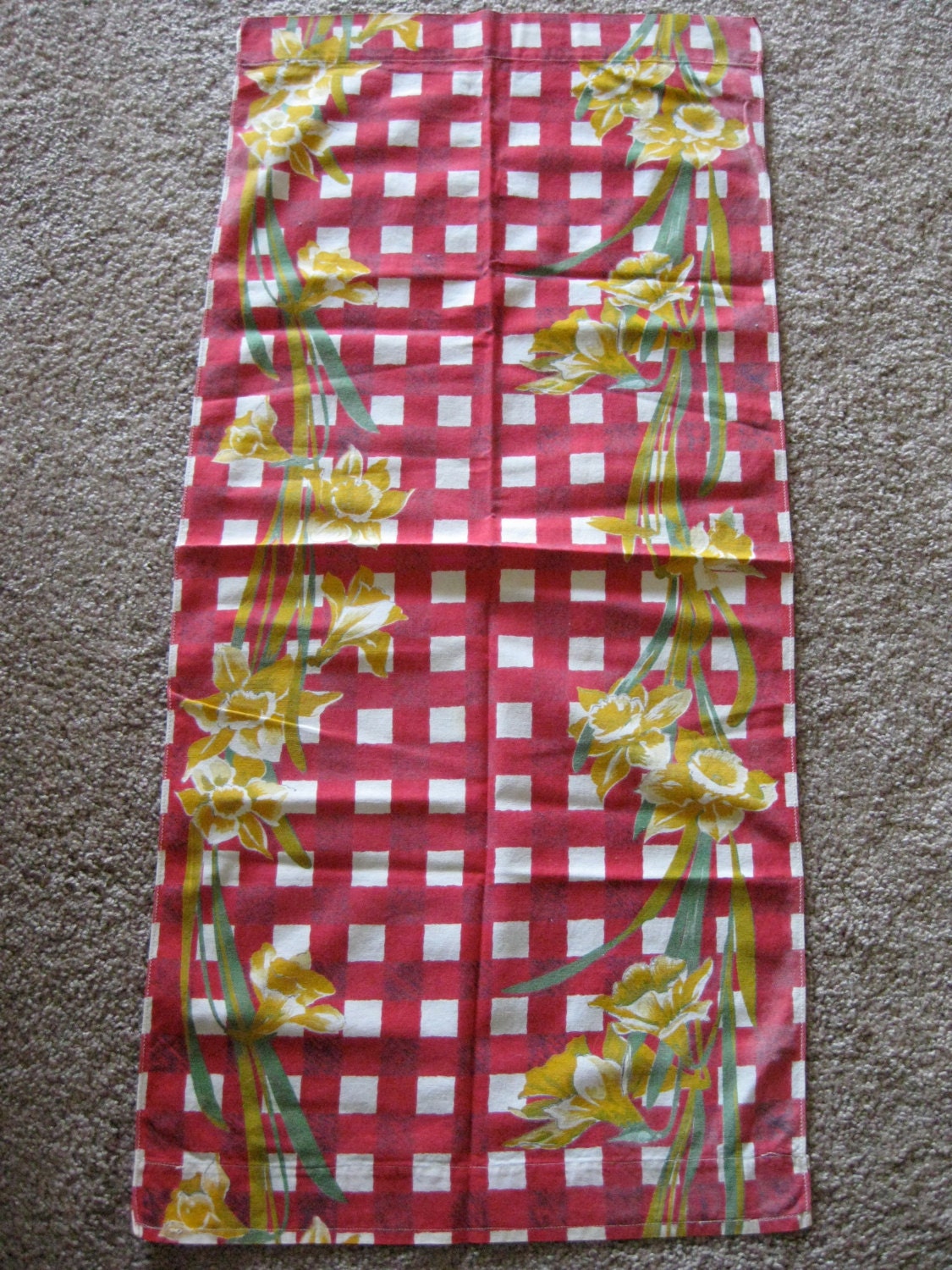 VINTAGE KITCHEN Towel Cotton Red White Check & Daffodils 1940s Excellent Cond