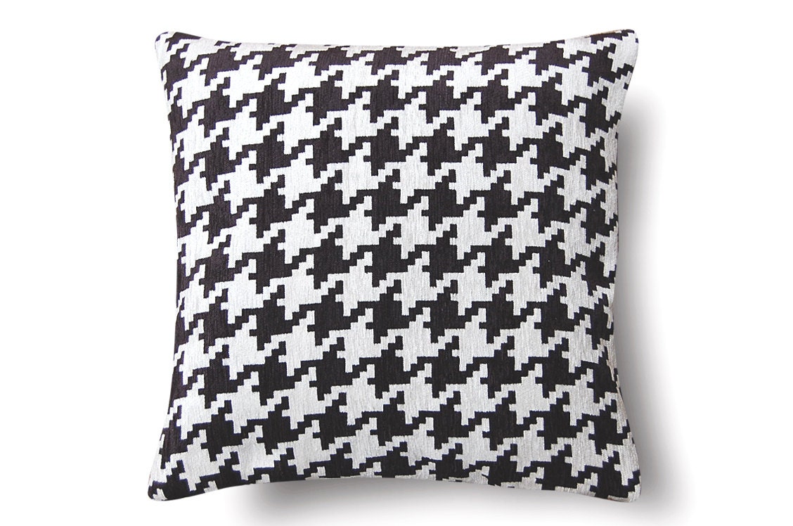 Houndstooth Pillow with insert included 18X18 inch