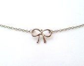 Dainty Jewellery Silver Bow Bracelet in Minimalist Style