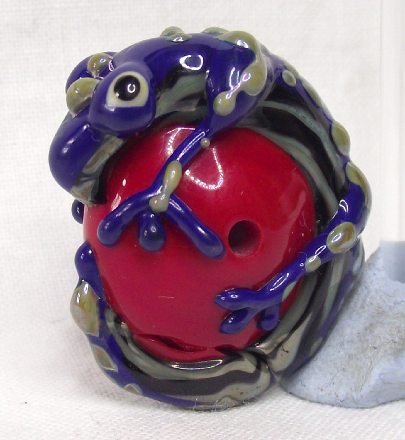 Handmade Lampwork lizard / Gecko / Newt Focal Bead or Pendant