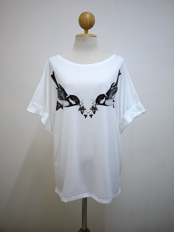 The Reward Of The Nature : The Cute Birds Animal  Fashion Bat Sleeves Women White TShirt Tunic Fold On The Sleeves Screen Print Cotton