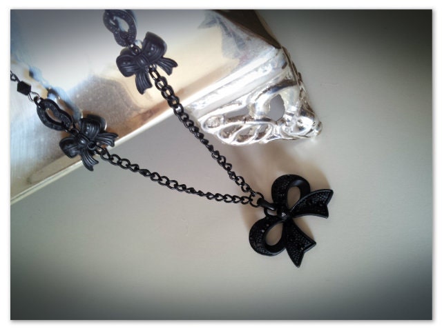 Bow tiful - Black rhinestone ornate metal bows chain link charm necklace beaute diamond crystal noir boho chic industrial jewelry