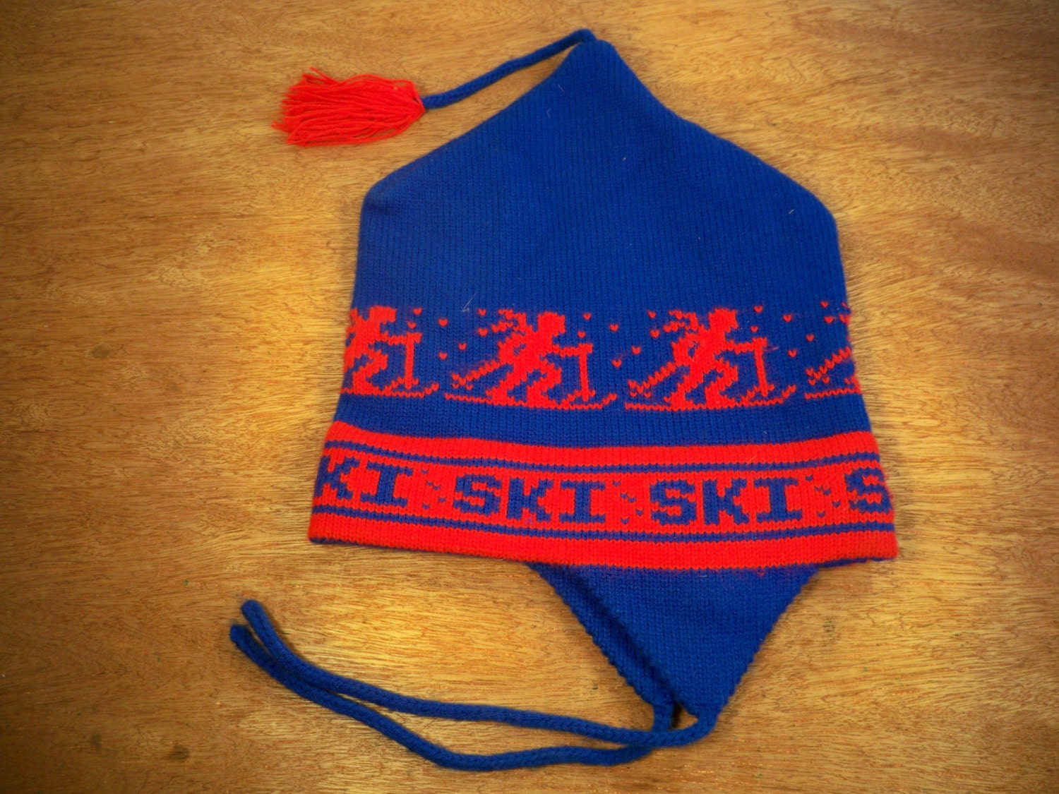 Vintage Made in USA Ski Blue And Red Acrylic Cap Winter Snow Hunting Sport Hat Fits All Sizes