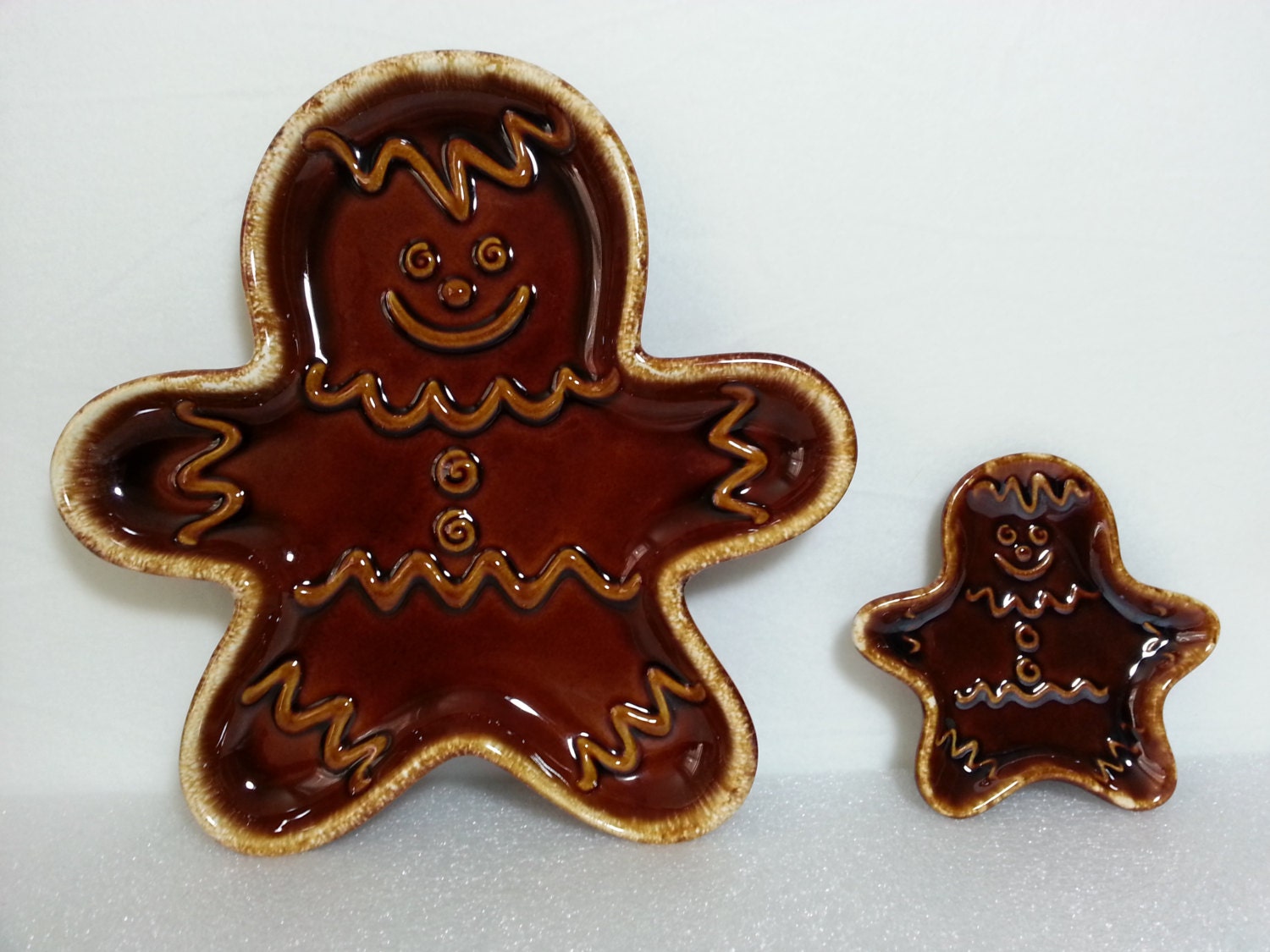 Vintage Hull Brown Drip Gingerbread Man Cookie Tray and Spoon Tray