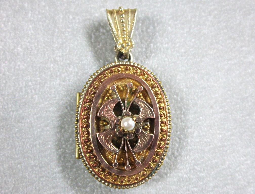Victorian Locket Art Nouveau Set with a Pearl