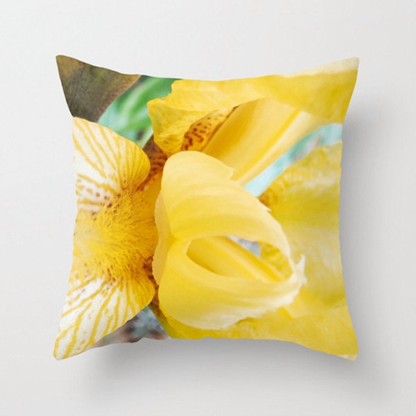 Yellow Floral Pillow Cover. Flower. Abstract. Home Decor. Original Art. Nature. Photo Pillow. Printed, Garden, Floral, Living Room, Pretty