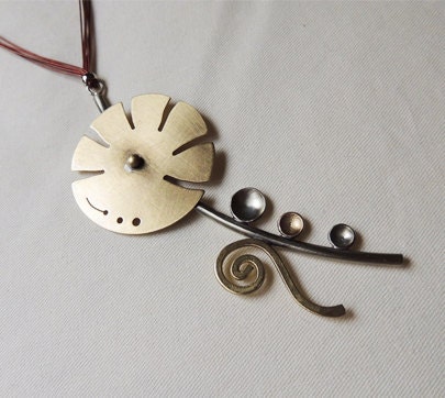 Abstract necklace in nickel silver and brass, mixed metals earrings, artistic flower, geometrical shape, modern design, Handmade