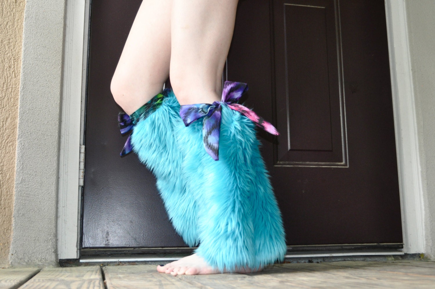 Electric Blue Trippy Bow Leg Warmer Furries