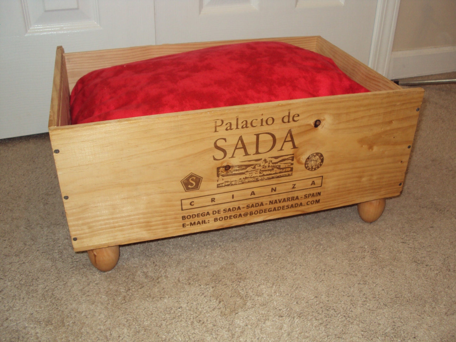 PET BED Recyled Wine Crate Dog or Cat sleeping bed Pampered pets Pet Lovers gift Eco friendly
