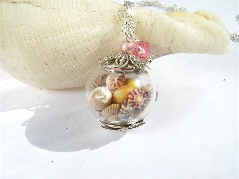 Tiny Sea Shells Glass Bead Necklace, with Pink Swarovski Crystal Charm, Seashell Jewelry, Sea Shell Necklace on a Silver Chain