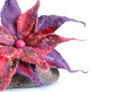 Felt Brooch -  Felt Flower - Felted Wool Flower Brooch - Flower Brooch - Violet & Lilac - Hand felted - Wet Felted Flower -  Art Jewelery - GrubeSiolo