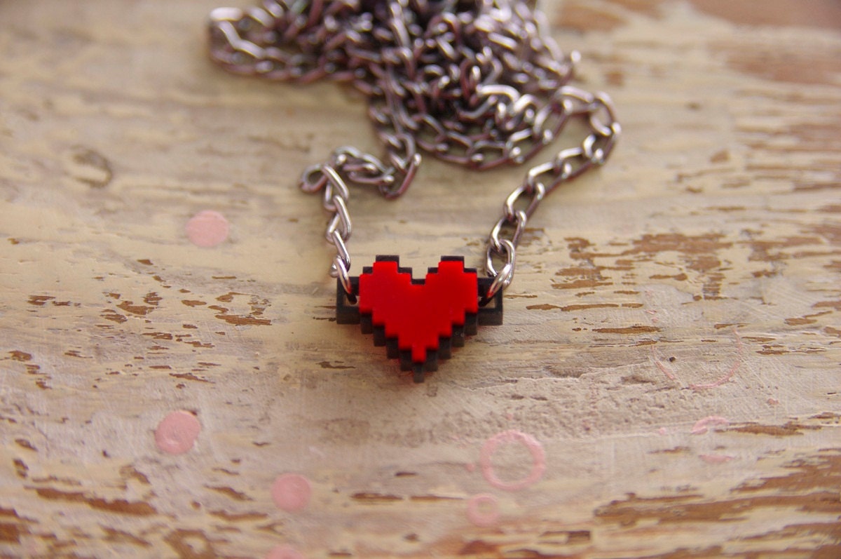 Pixel Heart Acrylic Necklace and Pandent for couple and gamer 8 bits design for Zelda gamer
