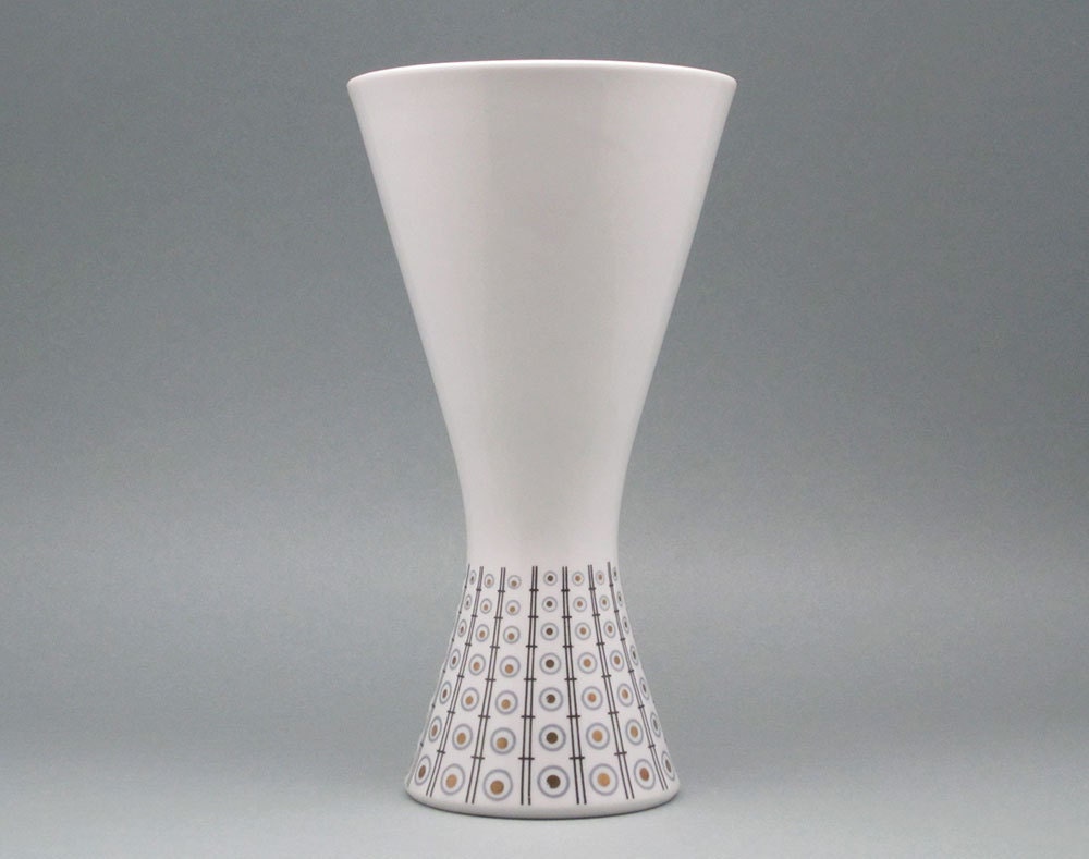 Retro porcelain vase by Schumann Arzberg (Bavaria, Germany)