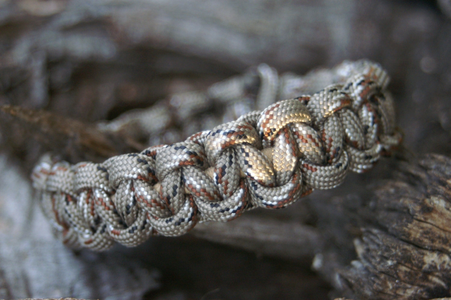 Elastic Solomon Paracord Survival Bracelet