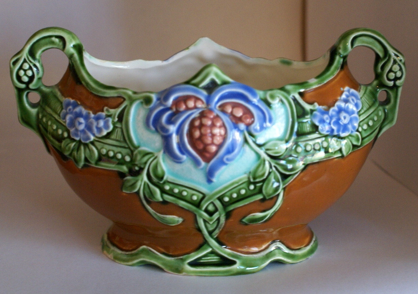 Vintage Majolica Planter Vase Jardiniere Double Handles 10638 Art Nouveau Green