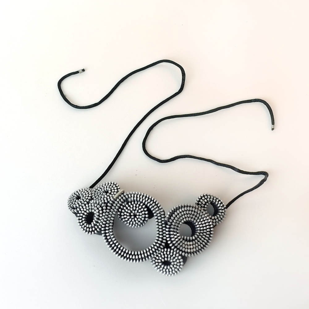8 Silver Circles Zipper Necklace