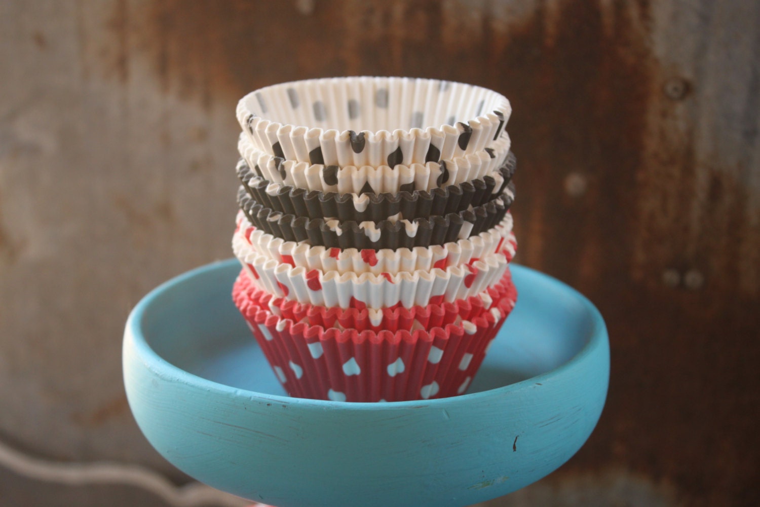 Red and Black Paper Cupcake Liners -- Set of 25 -- Baking Cups Il_170x135