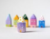 Little Home No 395 - Little clay house - light purple house with white roof and yellow flowers