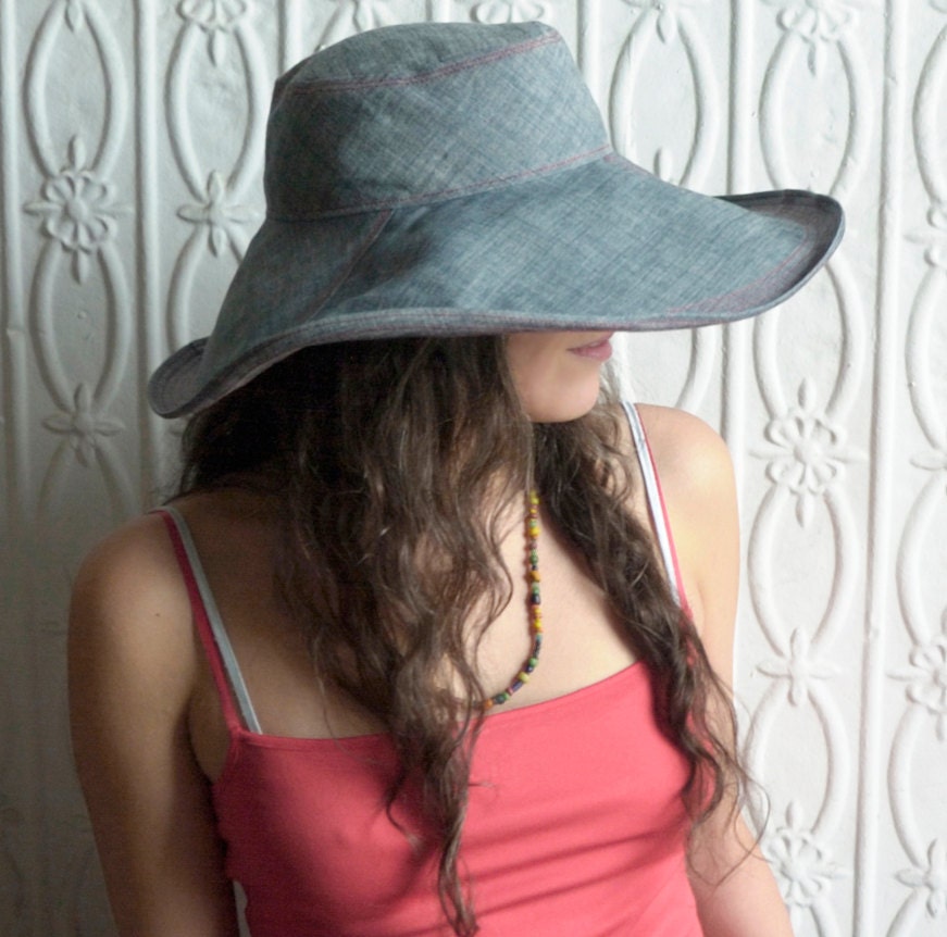 Womens Floppy Hat in Chambray : M