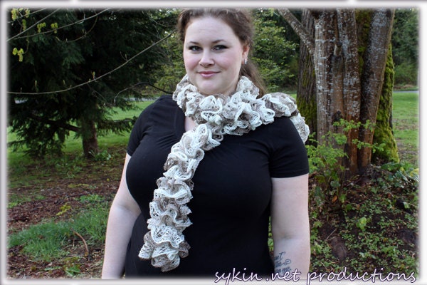 Ruffle Scarf, Sashay Shuffle, loom knit
