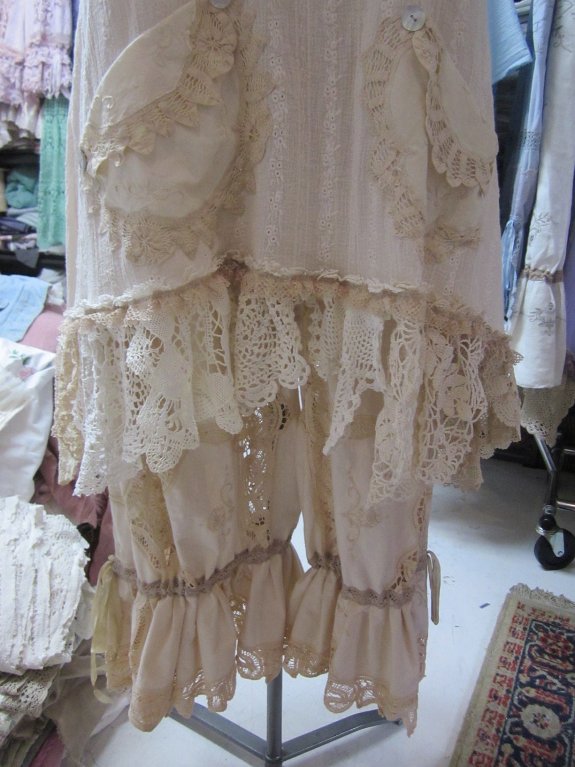 Vintage Kitty bloomers... hand dyed battenburg linen, tea stained ooak, shabby chic.. ooak.. embroidery, roses.. Med/XL