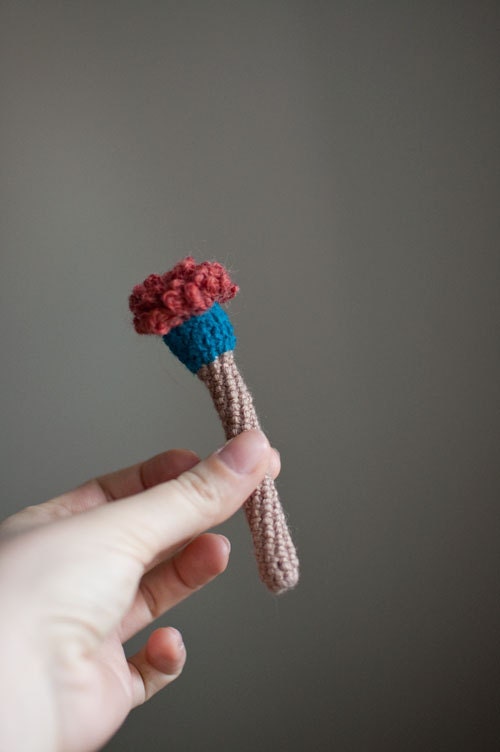 SALE Crocheted Flower Brooch Retro Spring - Playful Jewelry from My Garden - Sea Blue Dark Pink Red Camel Beige - Vintage Wool  - OOAK
