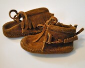 Vintage Toddler Minnetonka Moccasins / Brown Suede Fringed Booties/ Child Size 4
