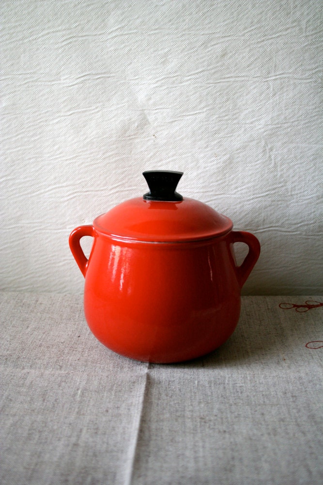 Vintage Von Roll Small Bean Pot Casserole Enameled Cast Iron Switzerland Le Creuset