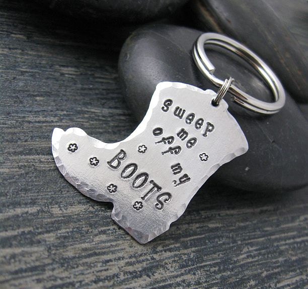 Cowboy Boot Outline Keychain : Sweep Me Off My Boots