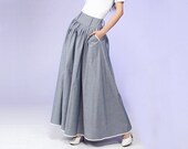 Gray pleated maxi skirt with white piping detail (557)