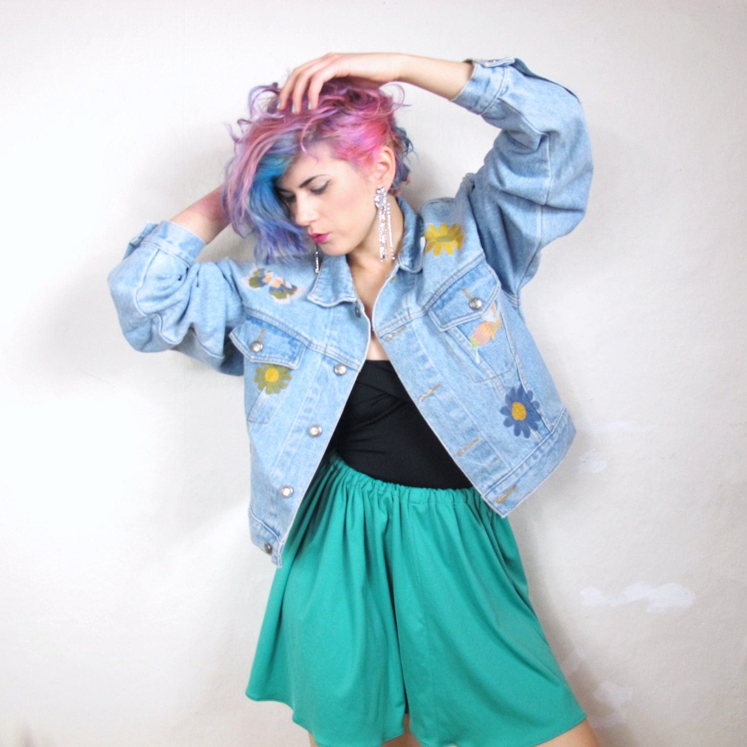 90s Butterflies and Flowers Embroidered Jean Jacket (M/L)