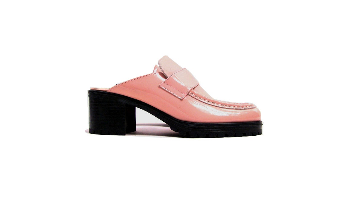Vintage 90s GUESS Pastel Pink Patent Leather Platform Mules Size 7