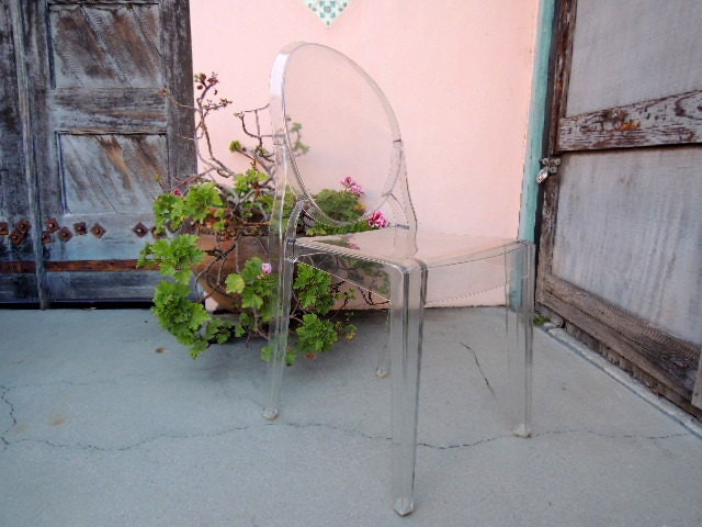 Mid Century Modern Lucite or Acrylic Victoria Style Ghost Chair (Los Angeles)
