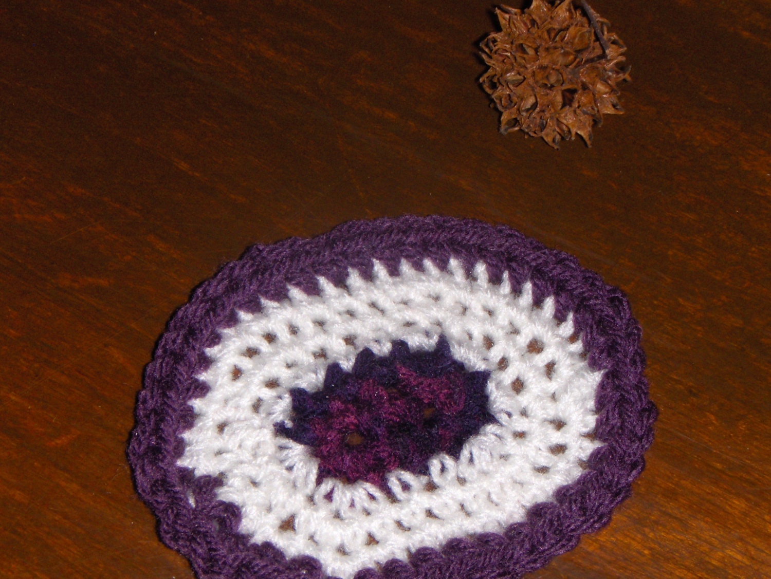 Mini Doll House Crocheted miniatures Oval Rug in snowy white, purple and orchid. OOAK