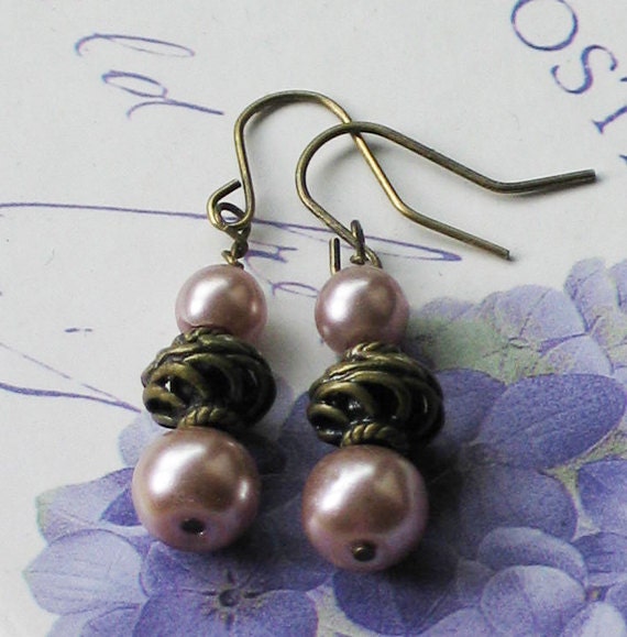 Betty Pink Pearl Earrings