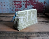 Small Riverboat Zip Purse / Vintage Cotton Fabric with Vintage Zipper