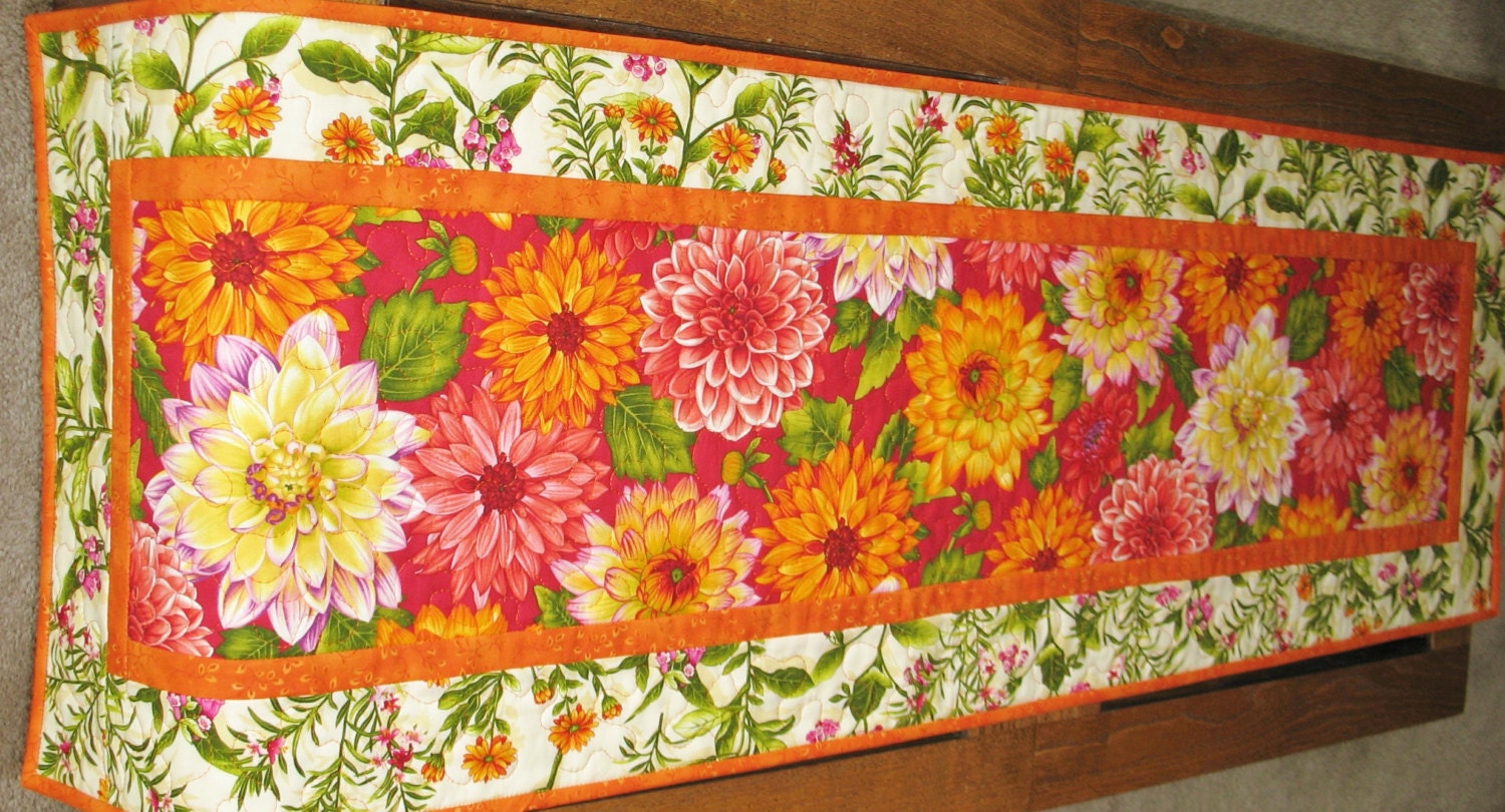 Spring Table Runner in Dahlias  Botanical Line from Henry Glass quilted