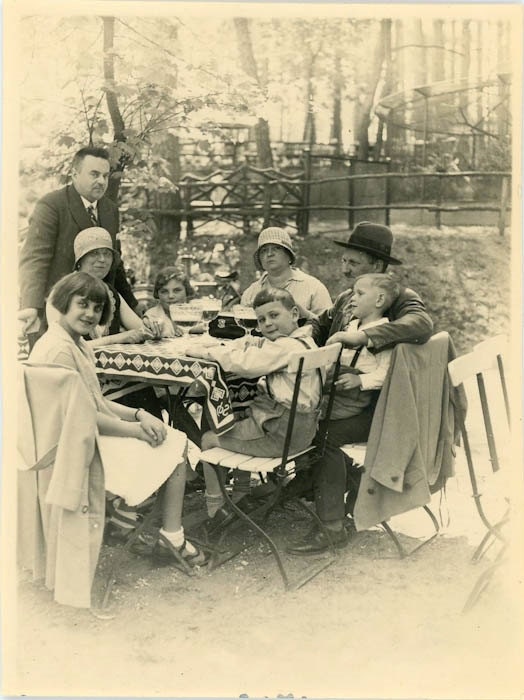 Vintage Photo "Outdoor Family Lunch", Photography, Paper Ephemera, Snapshot, Old Photo, Collectibles - 0014