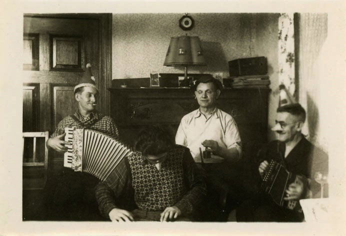 Vintage Photo "Musical Man Cave", Photography, Paper Ephemera, Snapshot, Old Photo, Collectibles - 0037