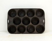 Vintage Wagner Ware Cast Iron Muffin Baking Tray Pan