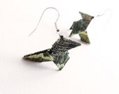 Hen origami earrings Green lamé OOAK by Jye, Hand-made in France